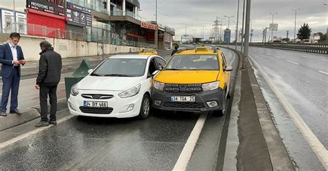 İ­s­t­a­n­b­u­l­­d­a­ ­B­o­ş­ ­Y­o­l­u­ ­P­a­y­l­a­ş­a­m­a­y­a­n­ ­İ­k­i­ ­A­r­a­ç­ ­K­a­z­a­ ­Y­a­p­t­ı­